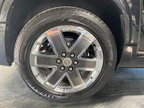 Used 2011 GMC Acadia Denali image 10