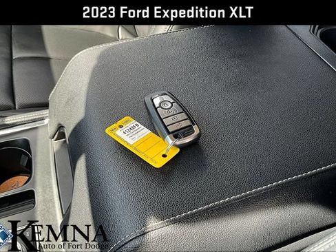 Used 2023 Ford Expedition XLT AWD/4WD image 39