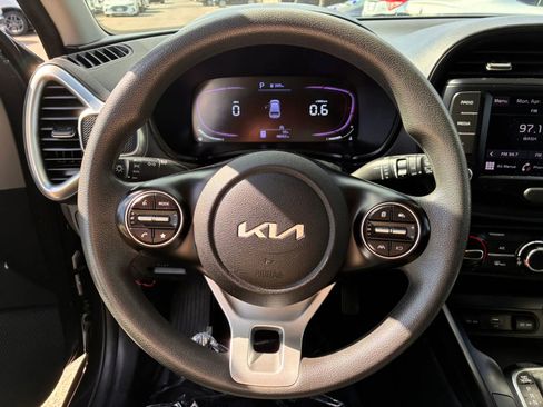 Used 2023 Kia Soul LX w/ Option Group 015 image 17