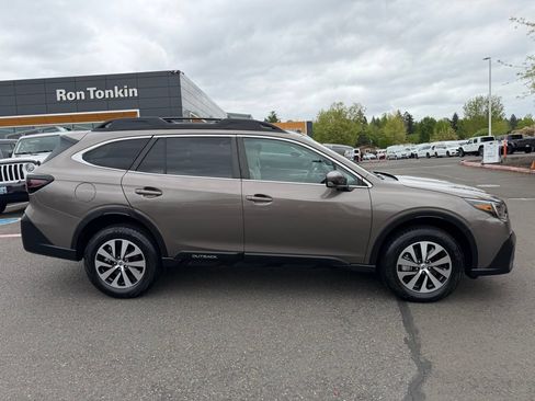 Used 2021 Subaru Outback Premium AWD/4WD image 8