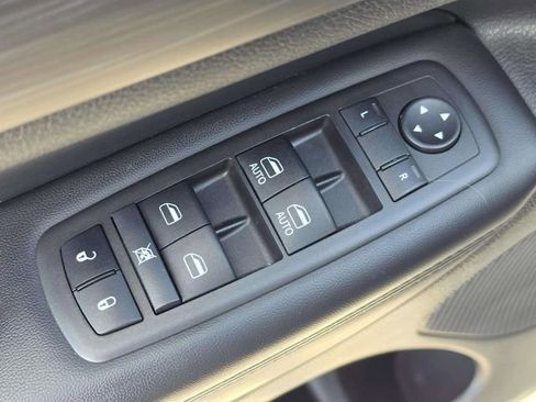 Used 2022 Jeep Grand Cherokee Laredo X RWD image 25