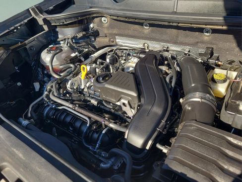 Used 2022 Volkswagen Taos SE image 26