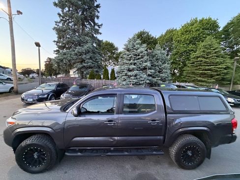 Used 2016 Toyota Tacoma SR AWD/4WD image 5