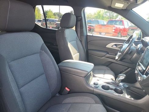 Used 2022 Chevrolet Traverse LT AWD/4WD image 17