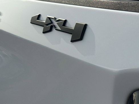 Used 2022 GMC Sierra 1500 Elevation image 7