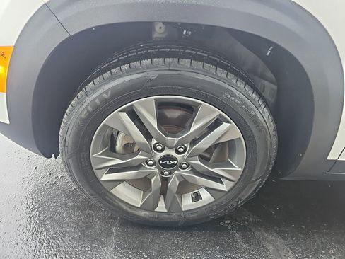 Used 2023 Kia Seltos S AWD/4WD image 8