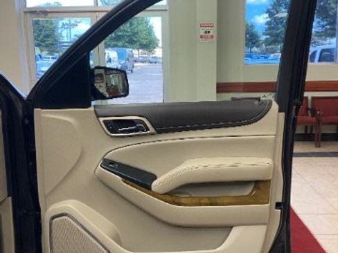 Used 2017 GMC Yukon Denali w/ Open Road Package AWD/4WD image 10