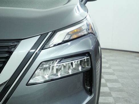 Used 2023 Nissan Rogue SV AWD/4WD image 14