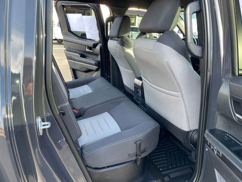 Used 2024 Toyota Tacoma TRD Sport image 15