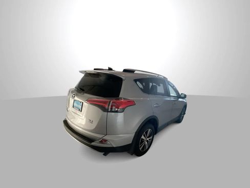 Used 2017 Toyota RAV4 XLE w/ Plus Special Value Package AWD/4WD image 8