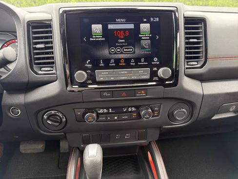 Used 2023 Nissan Frontier PRO-4X w/ Tow Package AWD/4WD image 6