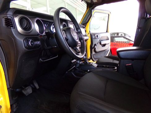 Used 2021 Jeep Wrangler Unlimited Sport AWD/4WD image 18