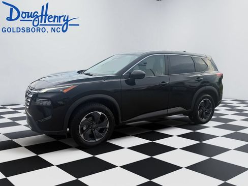 Used 2025 Nissan Rogue SV FWD image 1