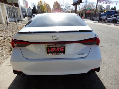 Used 2019 Toyota Avalon XSE image 6