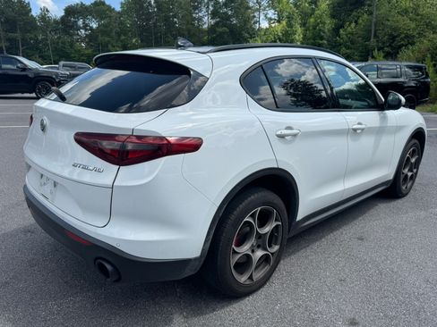 Used 2023 Alfa Romeo Stelvio Sprint RWD image 5