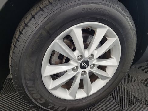 Used 2020 Kia Sorento LX FWD image 31