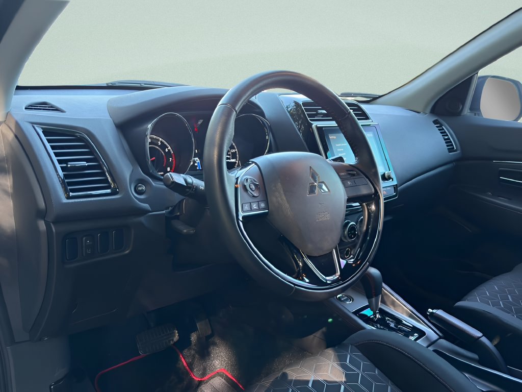 Used 2023 Mitsubishi Outlander Sport ES AWD/4WD image 9