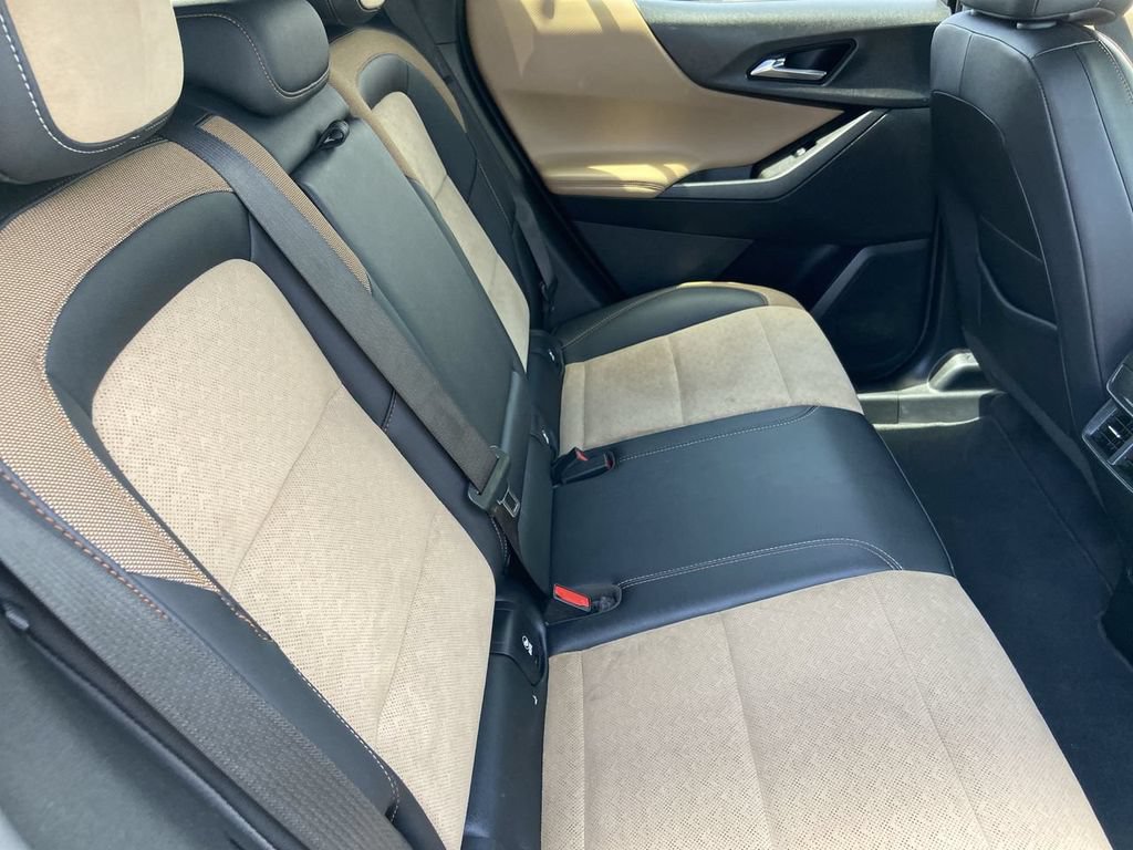 Used 2025 Chevrolet Equinox ACTIV w/ Safety and Technology Package AWD/4WD image 22