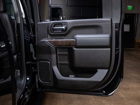 Used 2022 GMC Sierra 3500 Denali w/ Denali Ultimate Package image 38