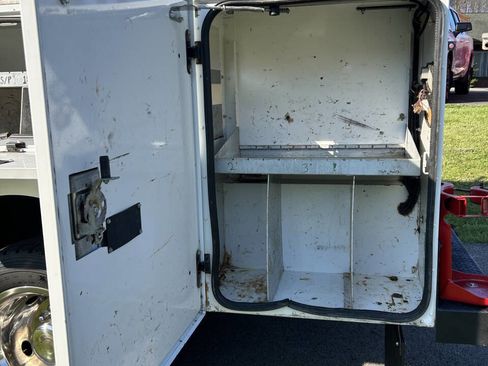 Used 2017 Ford F550 4x4 Regular Cab Super Duty image 15