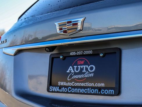 Used 2023 Cadillac XT5 Premium Luxury image 11