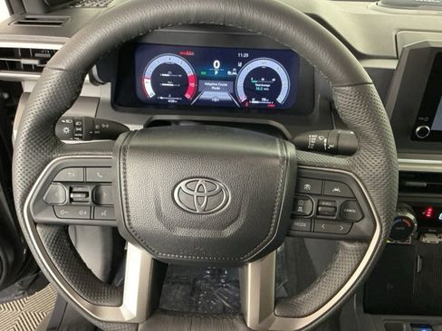 Used 2024 Toyota Tacoma TRD Off-Road image 15