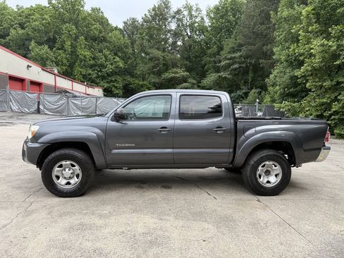 Used 2015 Toyota Tacoma PreRunner w/ SR5 Package RWD image 4