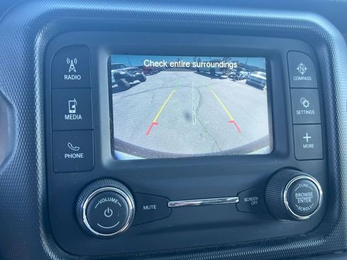 Used 2019 Jeep Wrangler Unlimited Sport S image 32