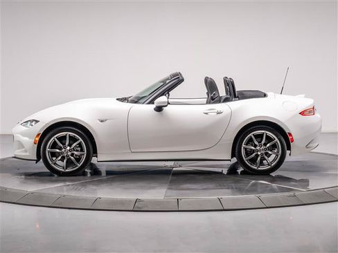 Used 2023 MAZDA MX-5 Miata Grand Touring RWD image 2