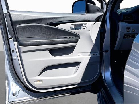 Used 2016 Honda Pilot Elite image 17