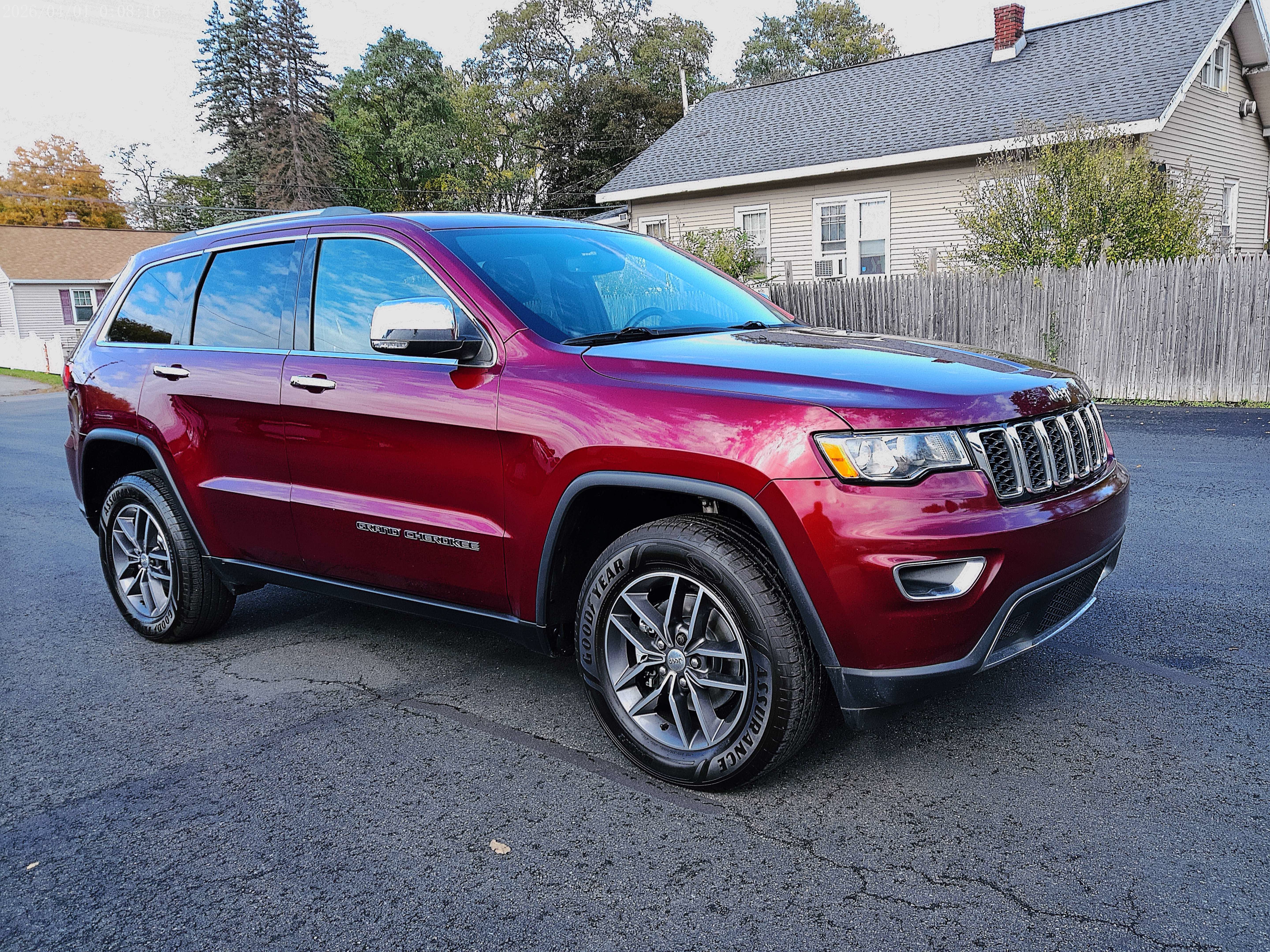 Used 2018 Jeep Grand Cherokee Limited AWD/4WD image 1