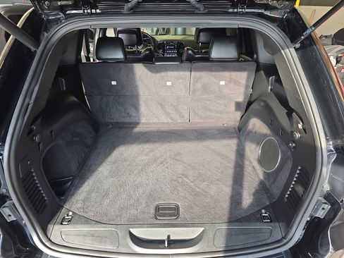 Used 2020 Jeep Grand Cherokee Altitude image 13