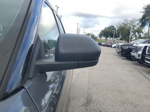 Used 2022 Ford Explorer XLT w/ Equipment Group 202A image 4