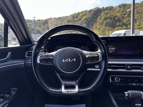 Used 2023 Kia K5 GT-Line image 9