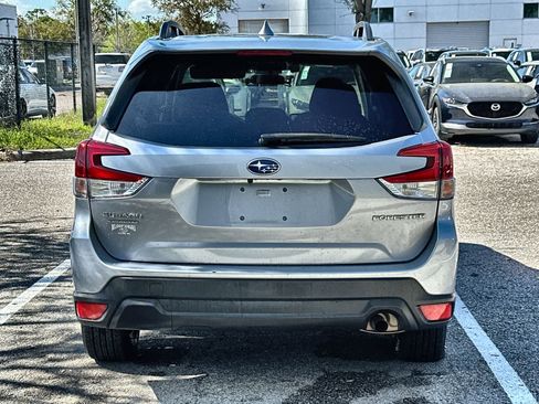 Used 2020 Subaru Forester Premium image 7