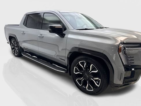 Used 2024 GMC Sierra EV Denali AWD/4WD image 6
