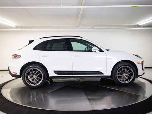 Certified 2023 Porsche Macan AWD/4WD image 8