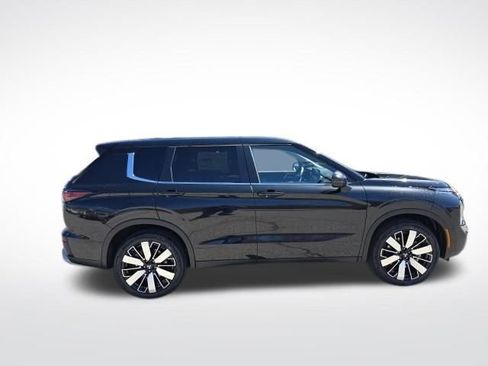 New 2025 Mitsubishi Outlander SE image 6