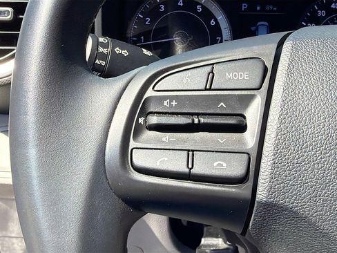 Used 2021 Hyundai Venue SEL image 29