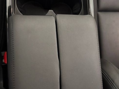 Used 2024 Land Rover Range Rover Velar S image 38