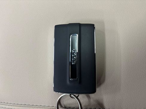 New 2026 Jeep Grand Cherokee L Limited w/ Luxury Tech Group II image 43