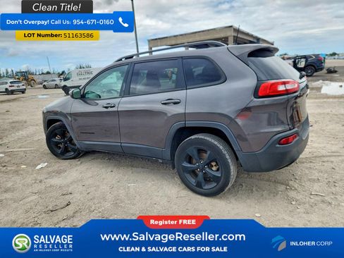 Used 2018 Jeep Cherokee Latitude w/ Altitude Package FWD image 3