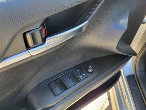Used 2021 Toyota Camry SE image 25