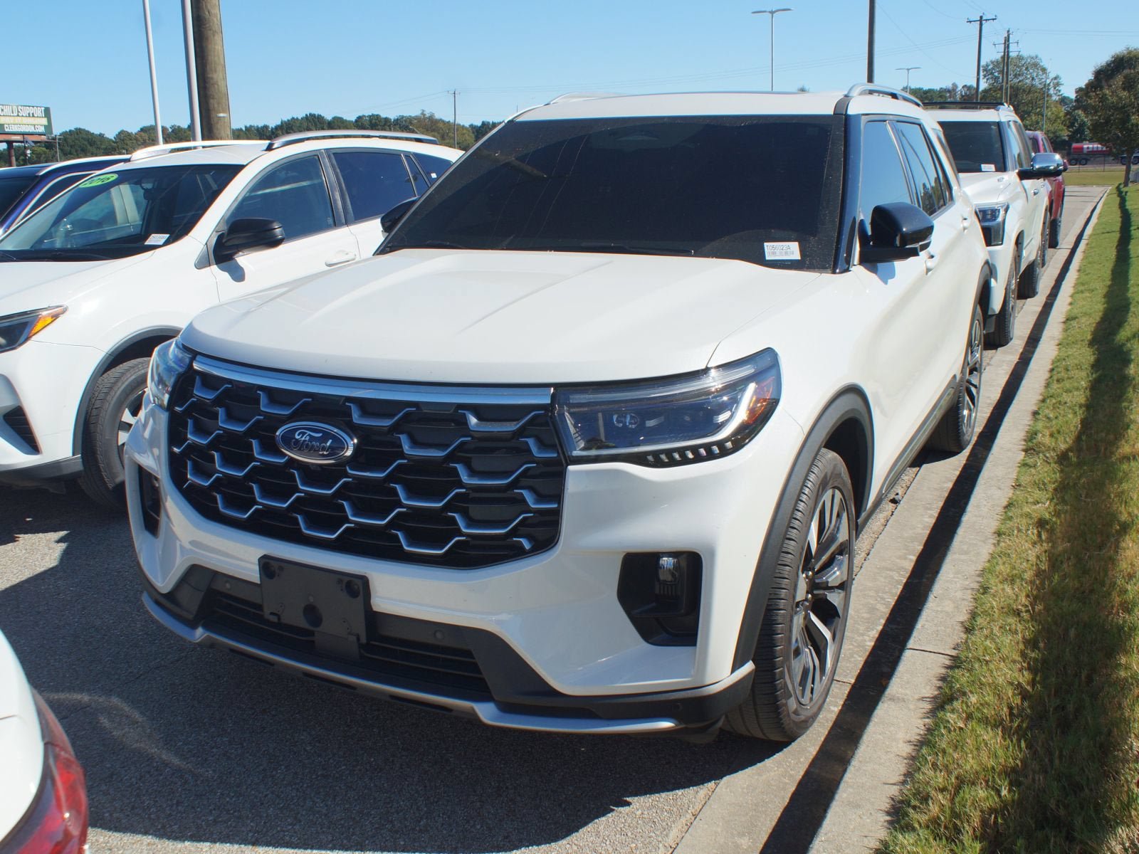 Used 2025 Ford Explorer Platinum w/ LUX Leather Package AWD/4WD image 5