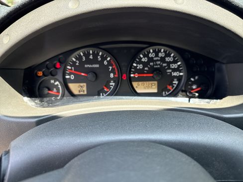 Used 2019 Nissan Frontier SV AWD/4WD image 2