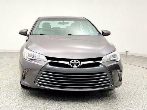 Used 2017 Toyota Camry XLE image 2