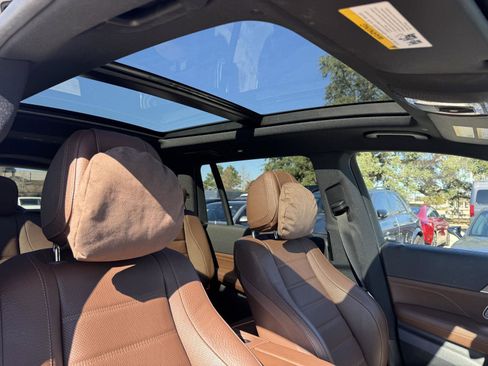 Certified 2025 Mercedes-Benz GLS 450 4MATIC image 32