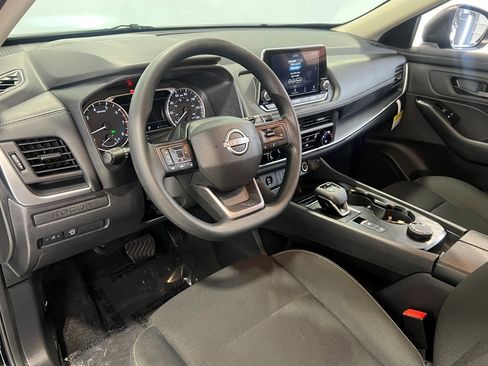 Used 2025 Nissan Rogue S image 25