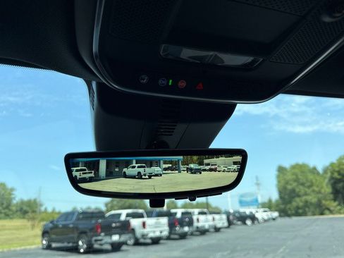 New 2027 Chevrolet Traverse RS FWD image 27