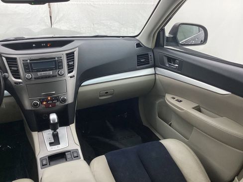 Used 2013 Subaru Outback 2.5i Premium w/ All-Weather Pkg image 27